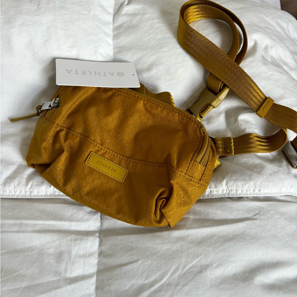 Athleta excursion mini belt bag